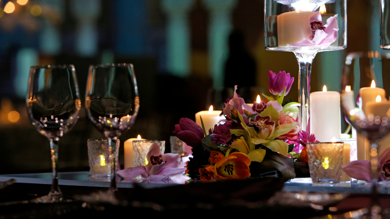 Valentin's day dinner table decoration